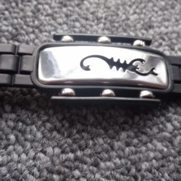 Quartz Watch and hand band Set - Picture 3 of 11